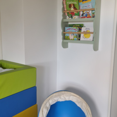 Bücherregal